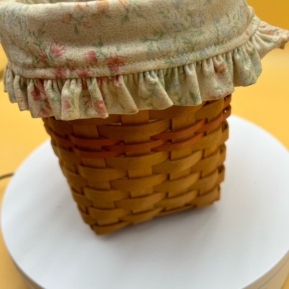 Longaberger Mother’s Day basket 2001 signed by multiple Longabergers, cottage - Picture 4 of 5